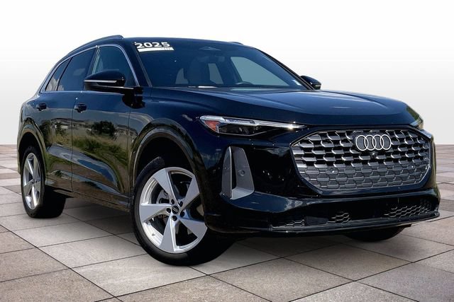 Certified 2025 Audi Q5 Premium w/ Premium Plus AWD/4WD image 2