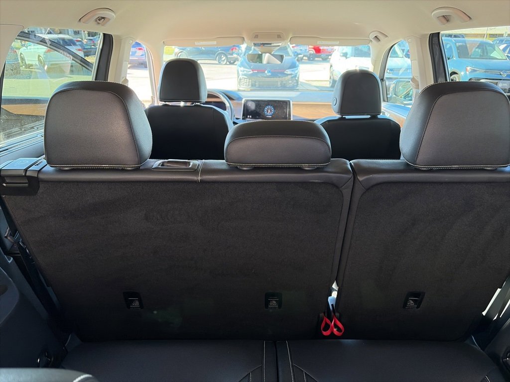 Certified 2025 Volkswagen Atlas SE image 15