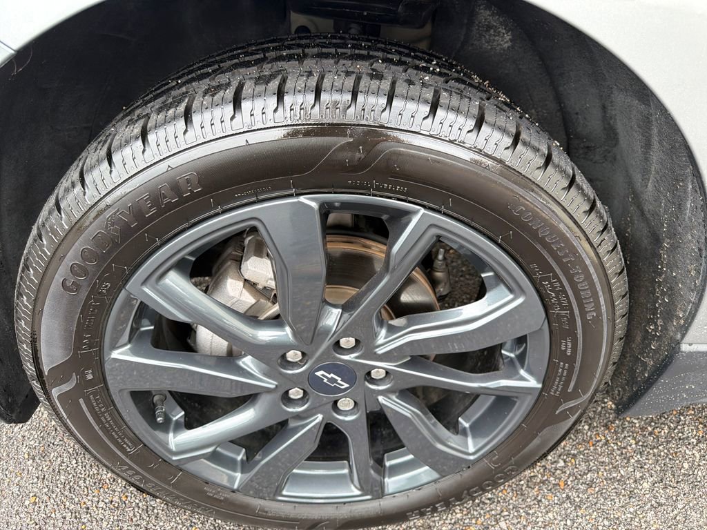 Used 2023 Chevrolet Equinox RS w/ RS Leather Package FWD image 13