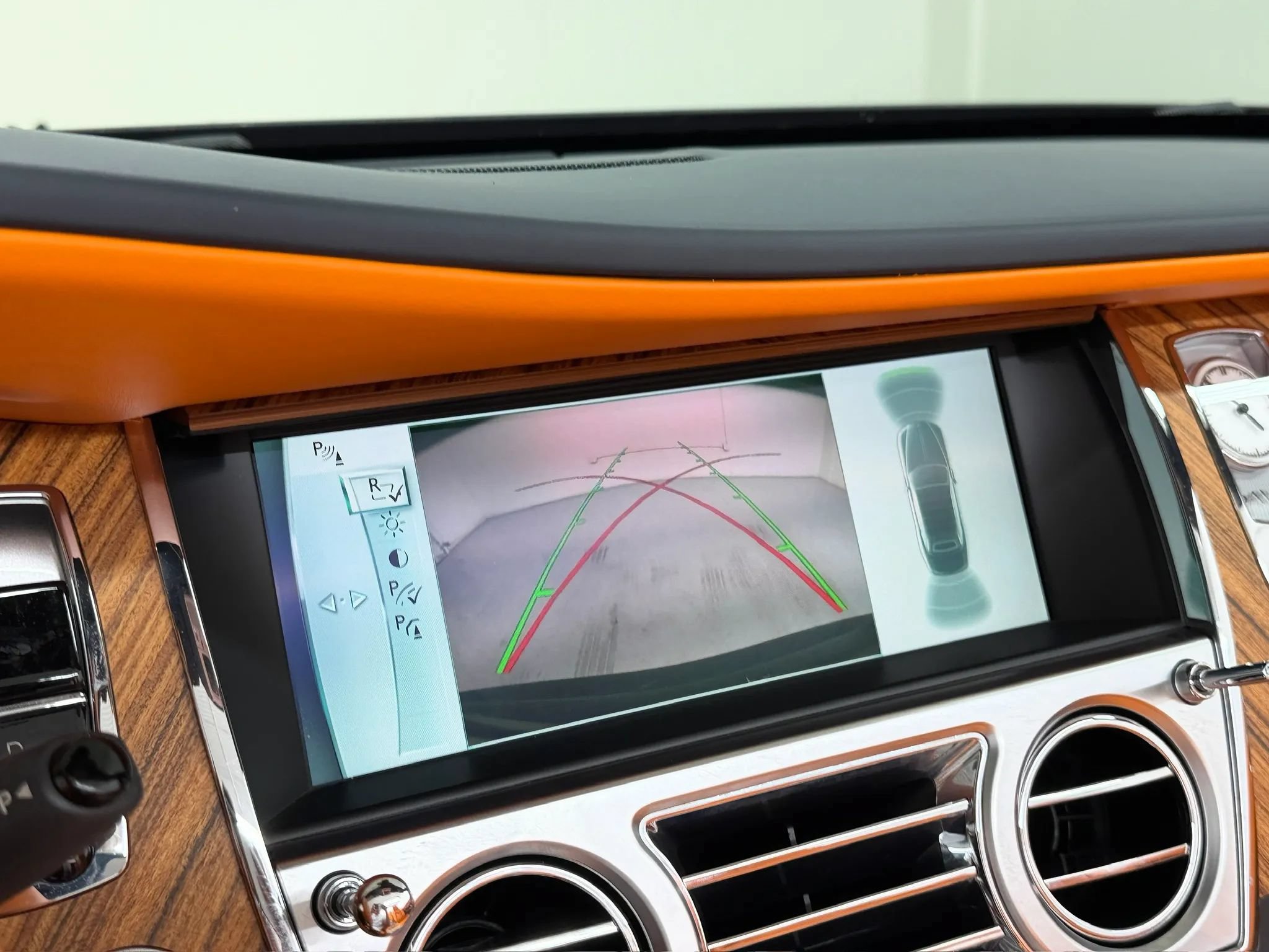 Used 2017 Rolls-Royce Dawn RWD image 78