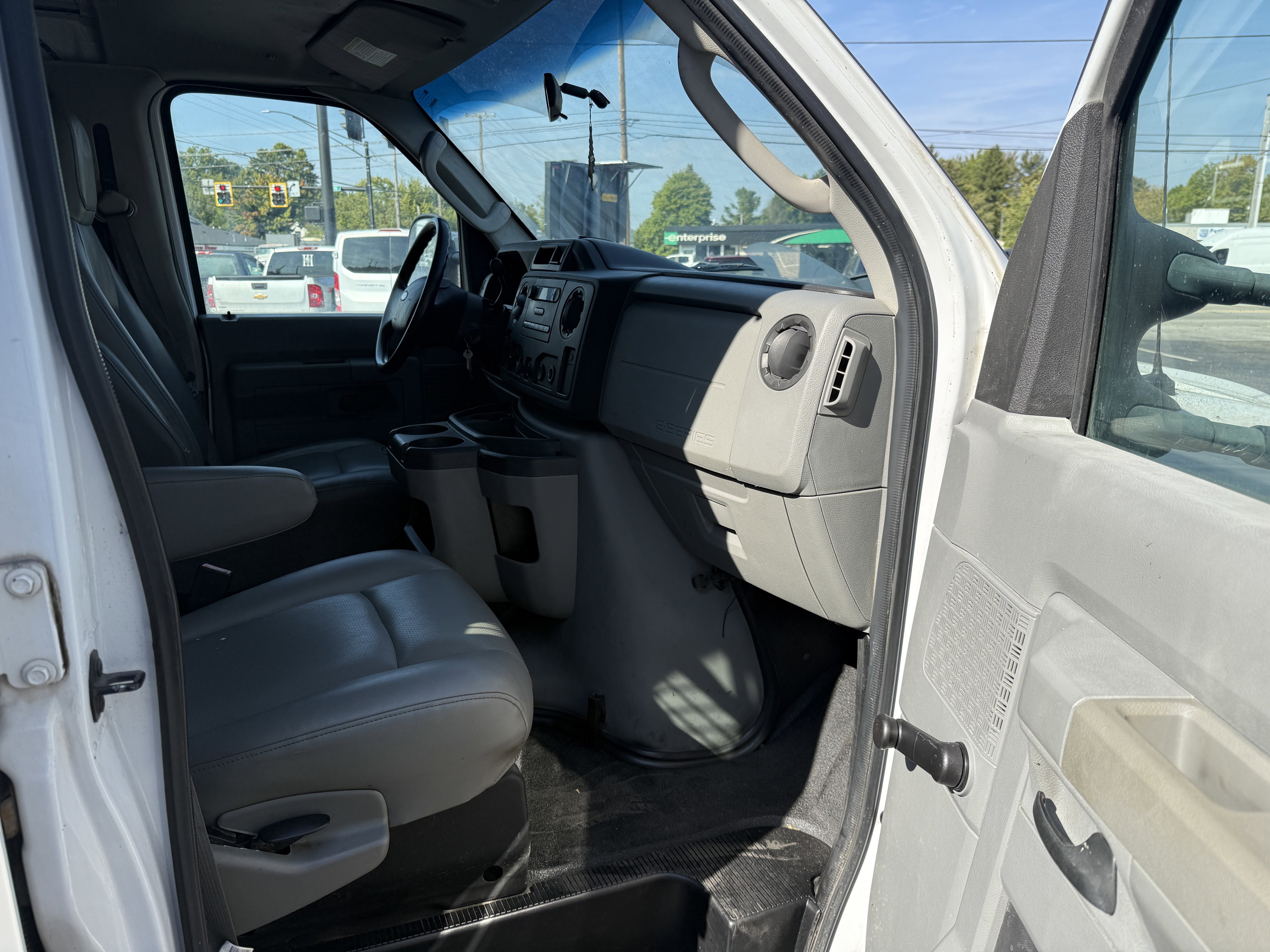 Used 2009 Ford E-350 and Econoline 350 Super Duty image 10