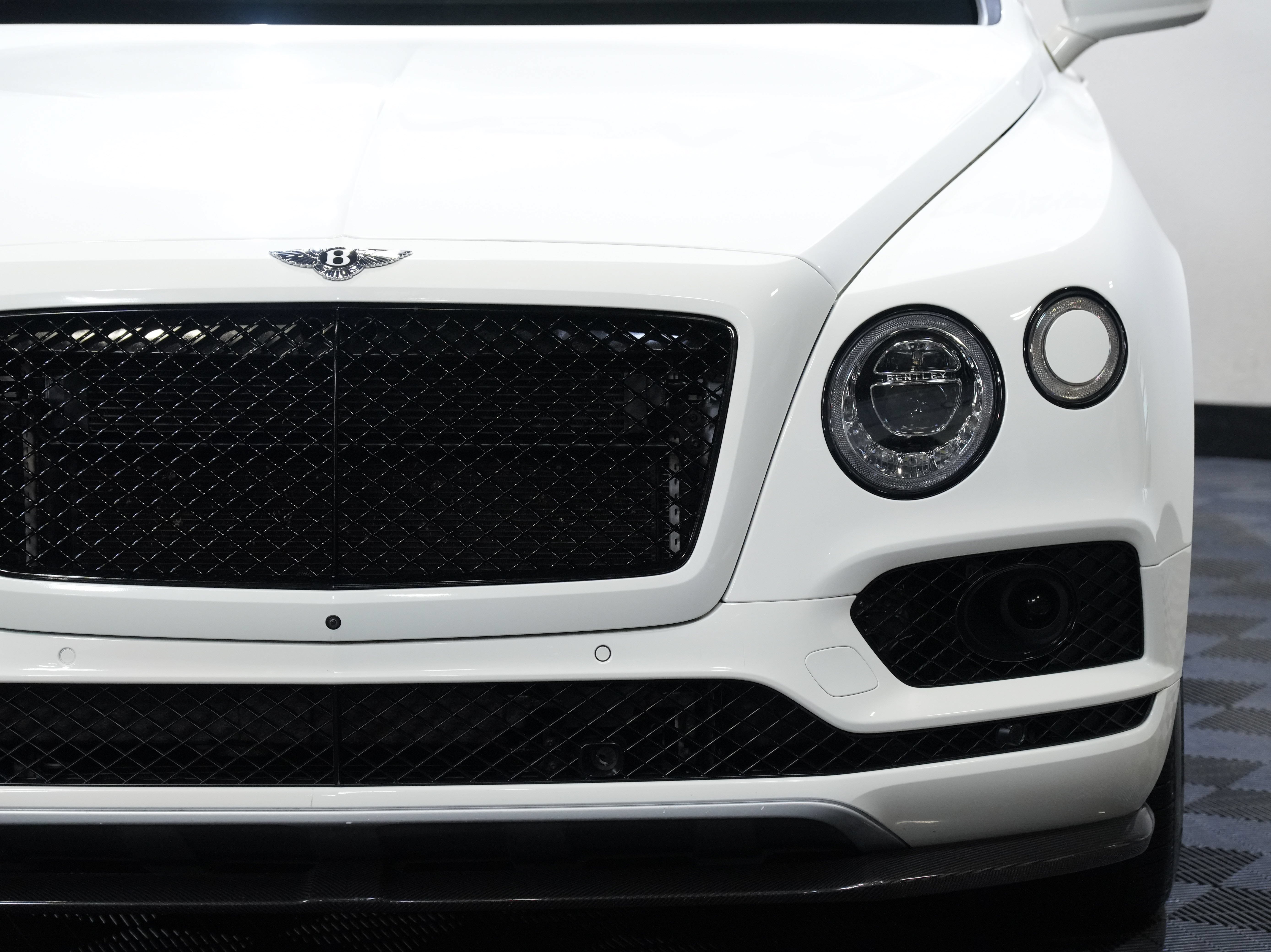 Used 2018 Bentley Bentayga AWD/4WD image 10