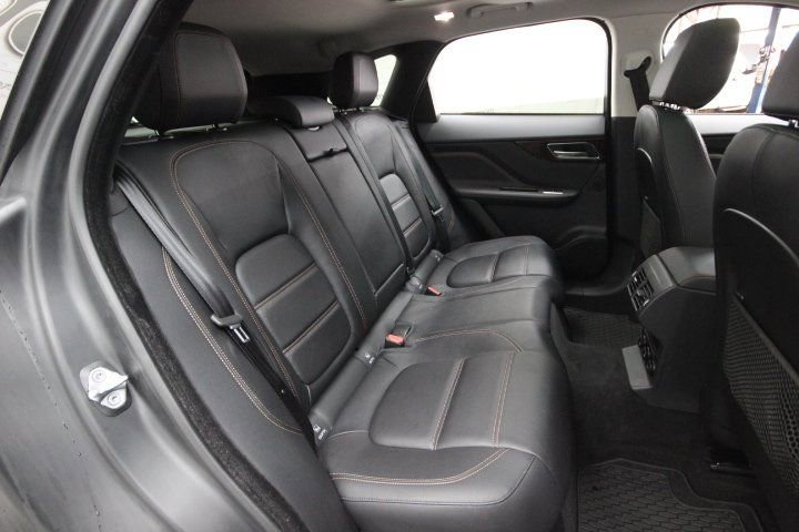 Used 2018 Jaguar F-PACE Prestige image 21