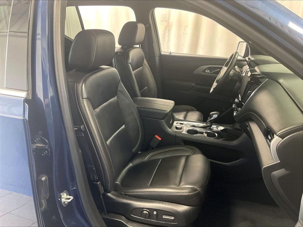 Used 2023 Chevrolet Traverse LT AWD/4WD image 11