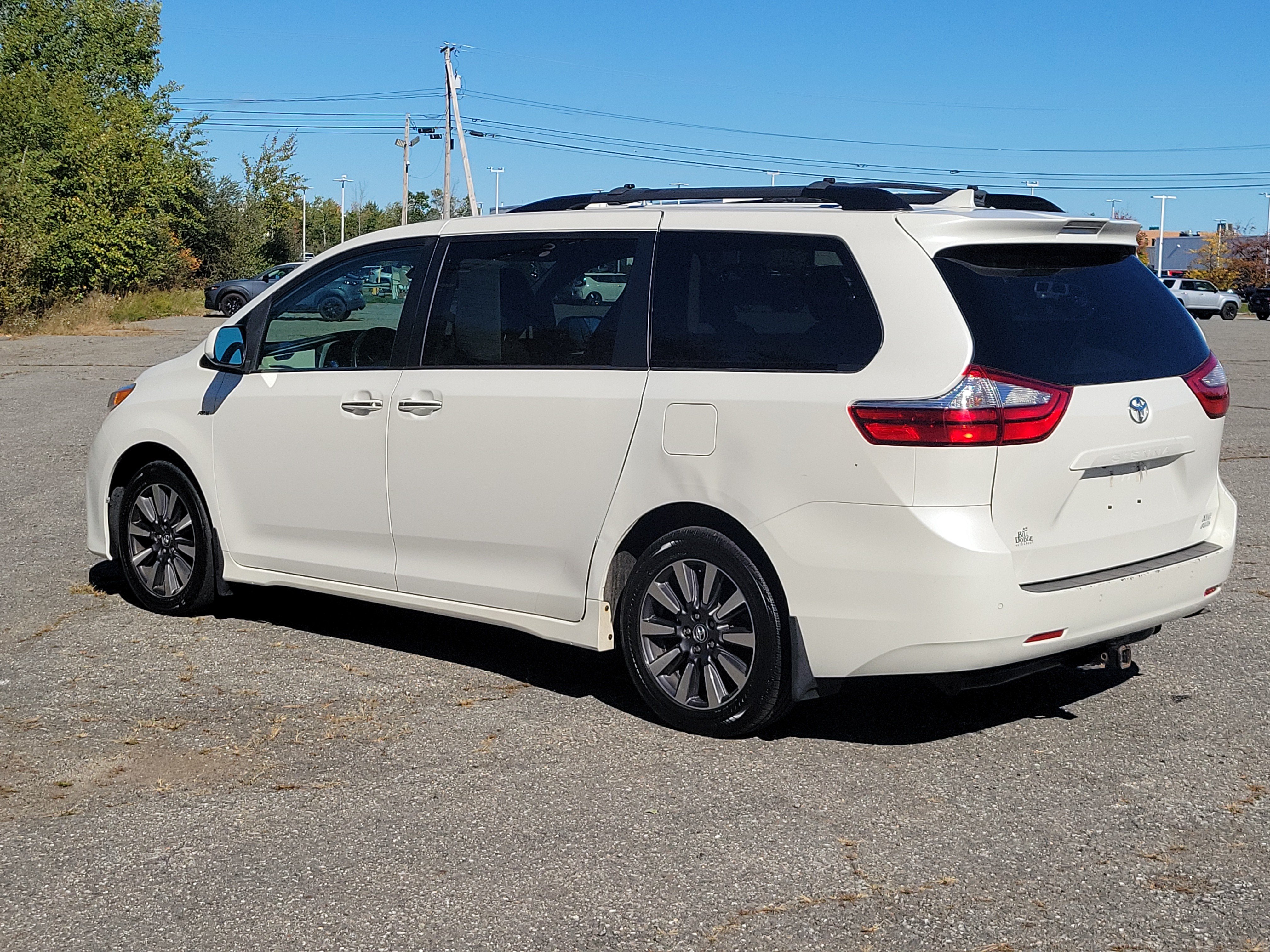 Used 2019 Toyota Sienna XLE Premium w/ Carpet Mat Package AWD/4WD image 7