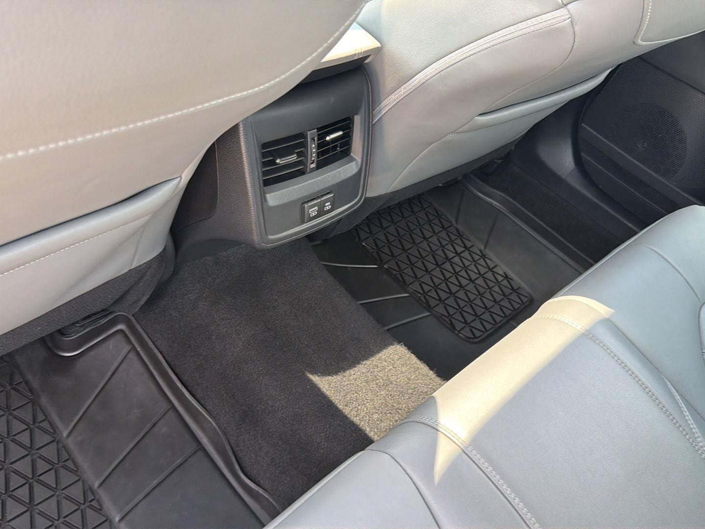 Used 2022 Toyota Avalon XLE w/ Moonroof Package FWD image 28