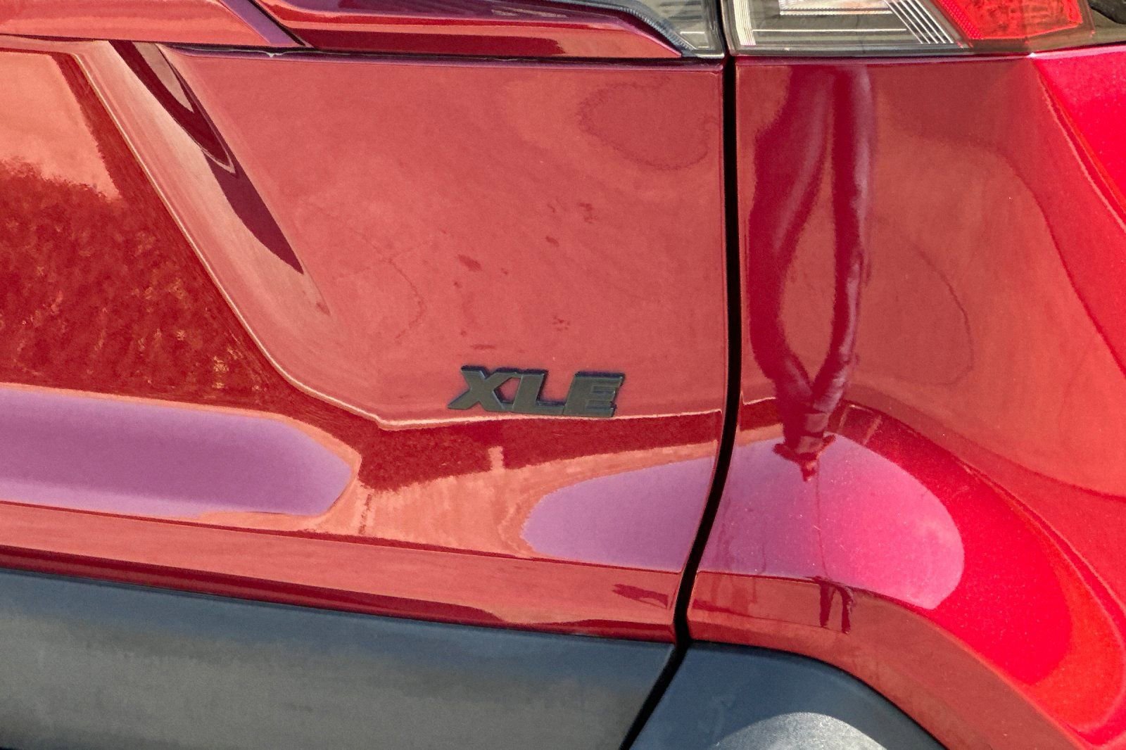 Used 2021 Toyota RAV4 XLE w/ Carpet Mat Package (TMS) image 28