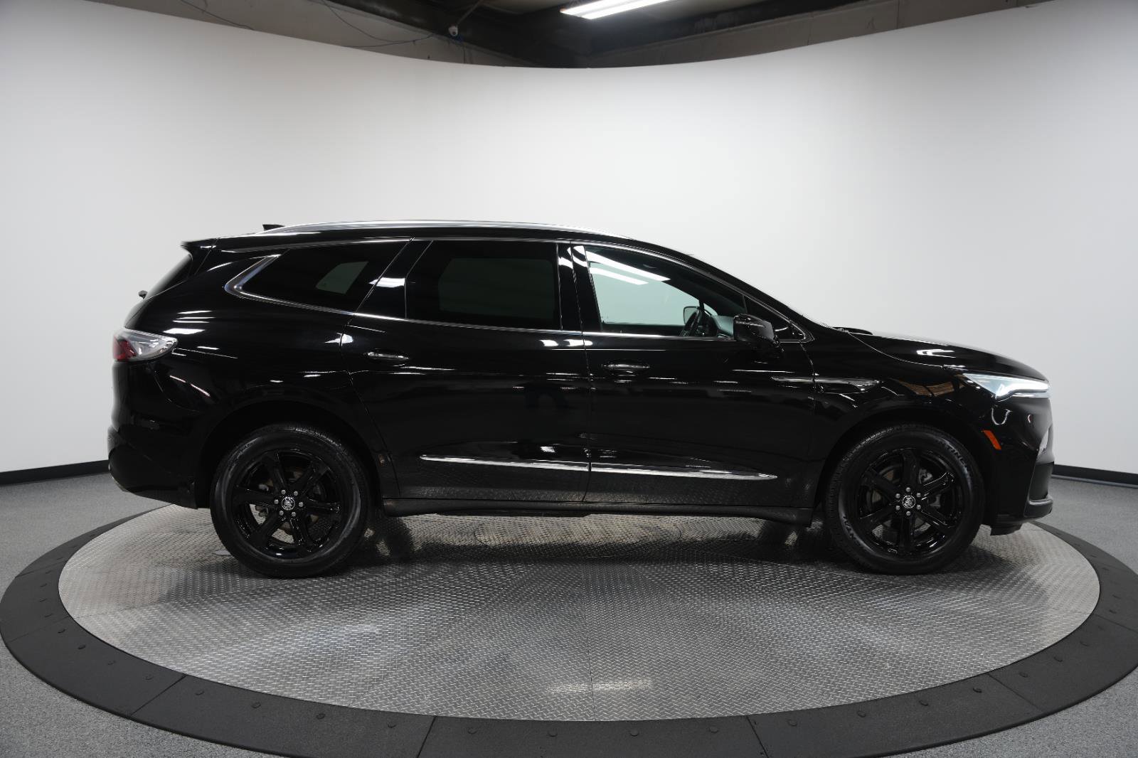 Used 2024 Buick Enclave Essence w/ Experience Buick Package image 9