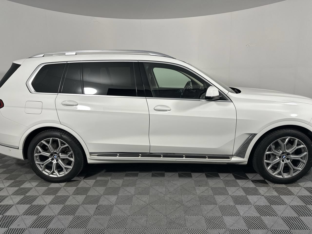 Used 2025 BMW X7 xDrive40i AWD/4WD image 18