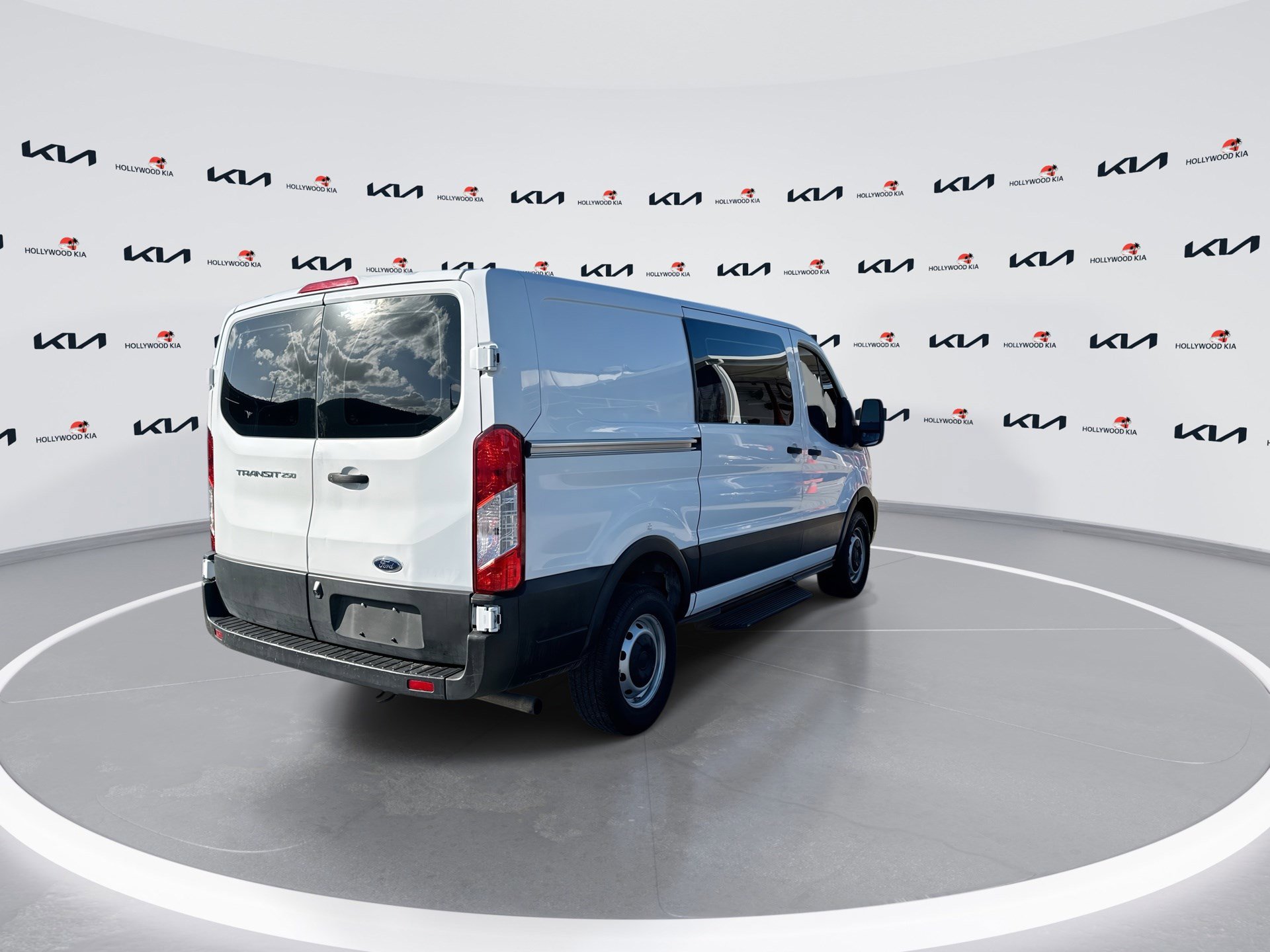 Used 2020 Ford Transit 250 130 Low Roof image 8