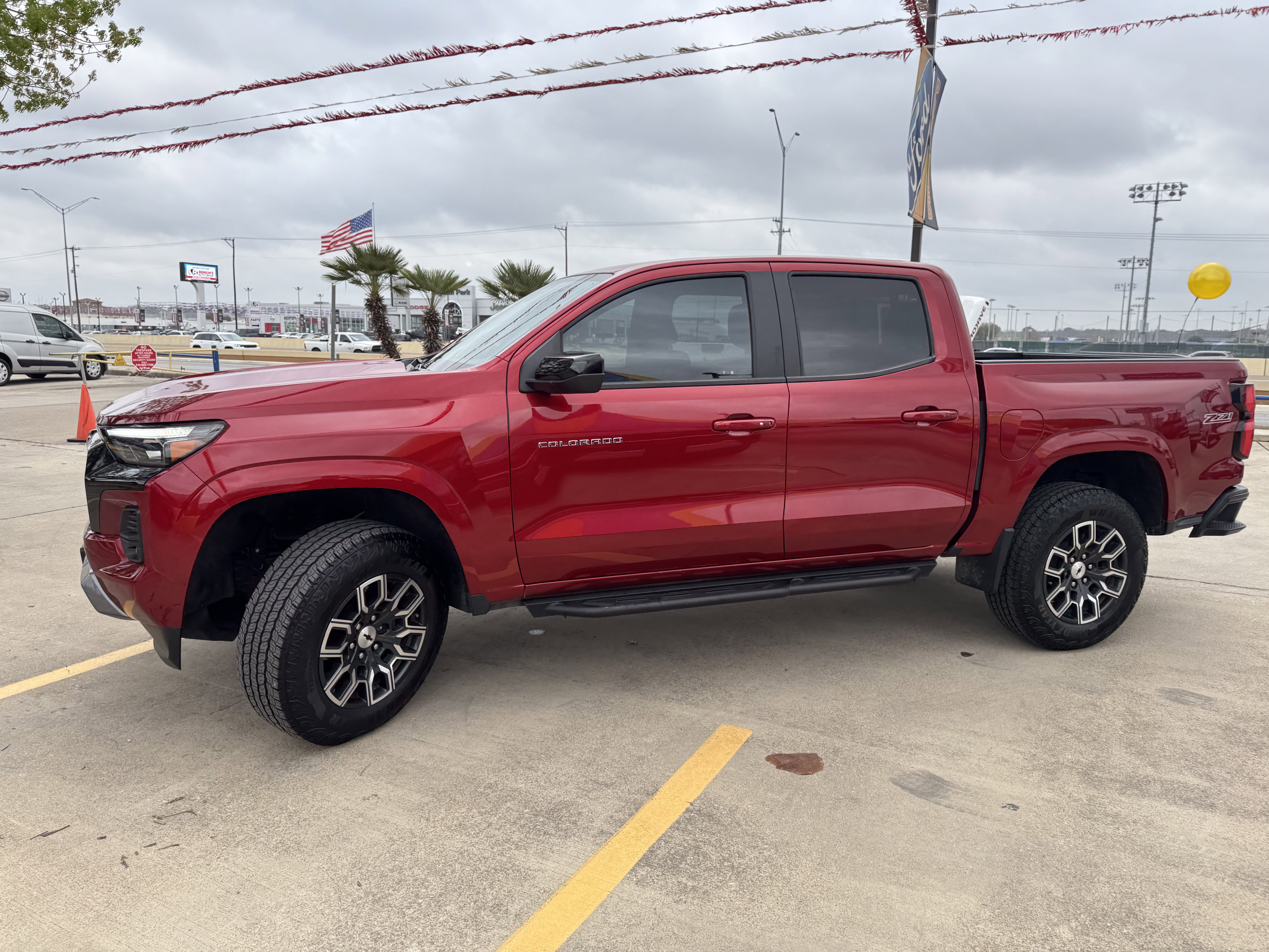 Used 2024 Chevrolet Colorado Z71 w/ Safety Package image 11