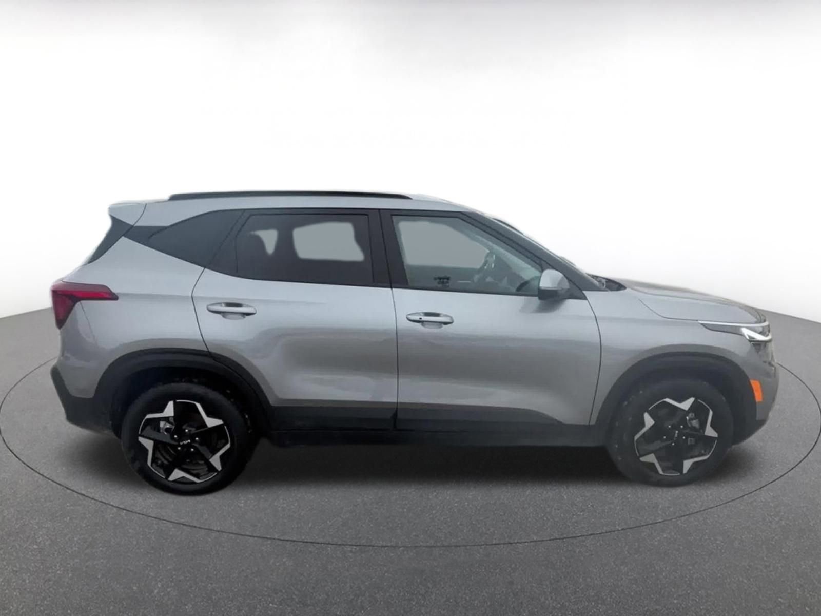 Used 2025 Kia Seltos S image 16