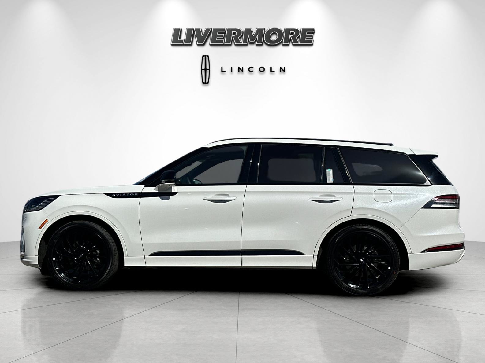New 2026 Lincoln Aviator Reserve AWD/4WD image 6
