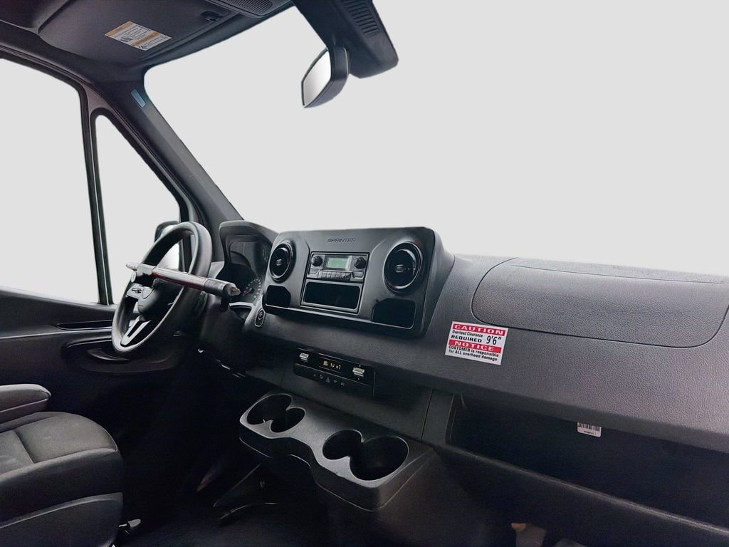 Used 2021 Freightliner Sprinter 2500 RWD image 25