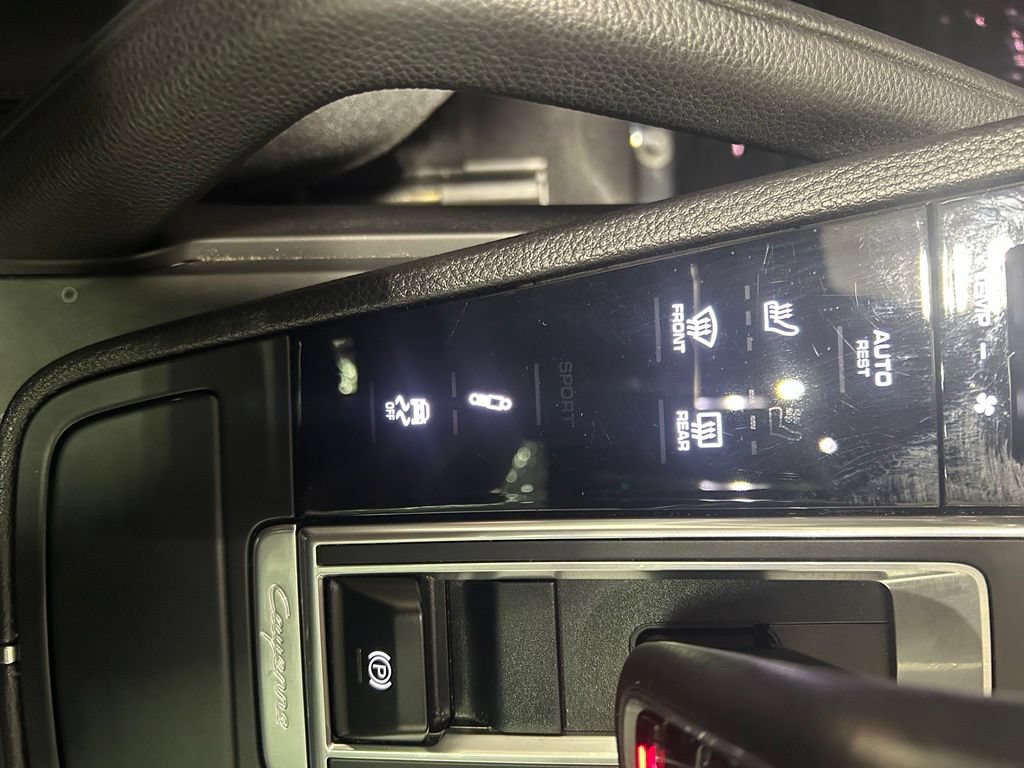 Used 2022 Porsche Cayenne Coupe AWD/4WD image 24