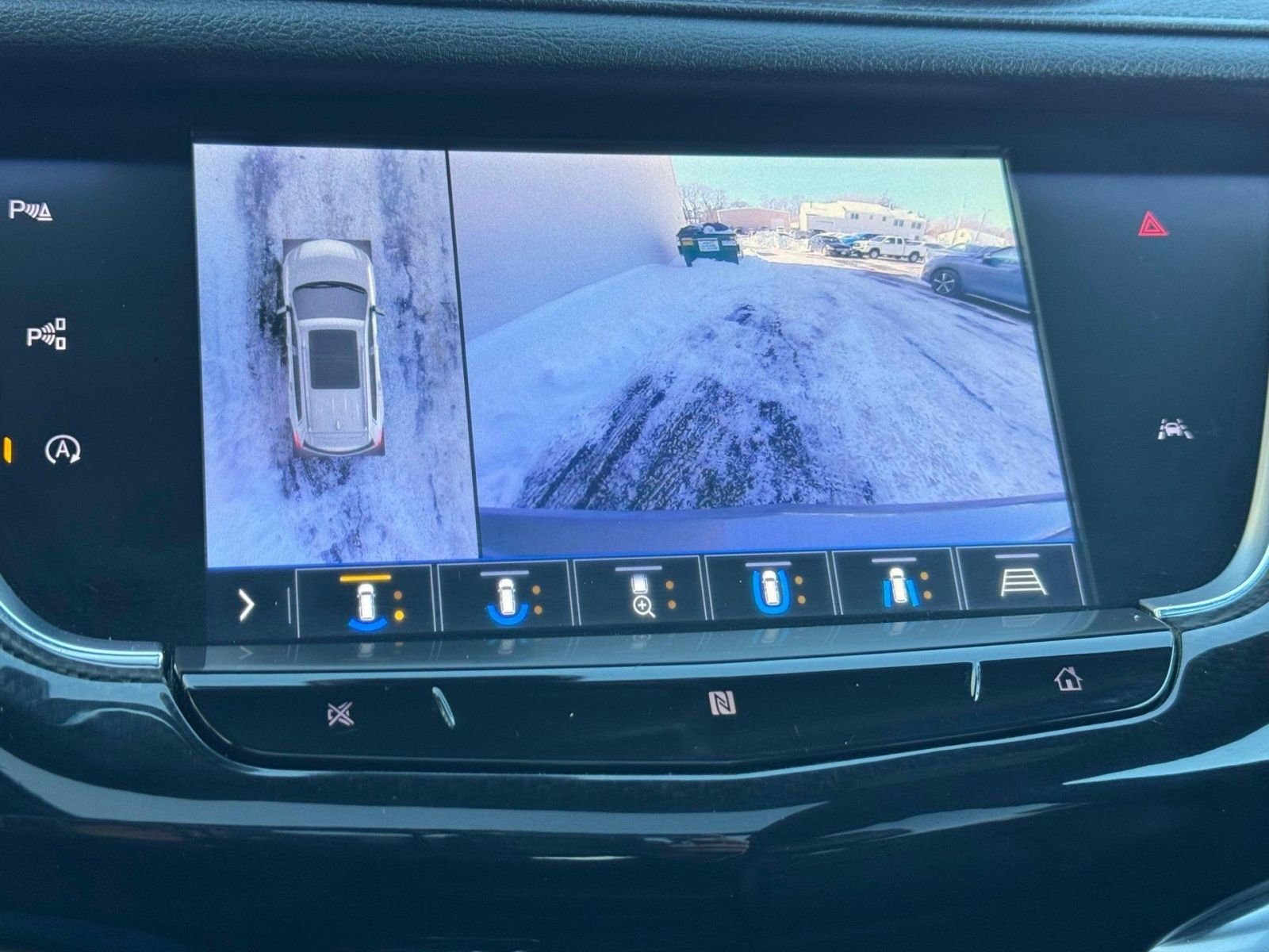Used 2020 Cadillac XT6 Sport image 25