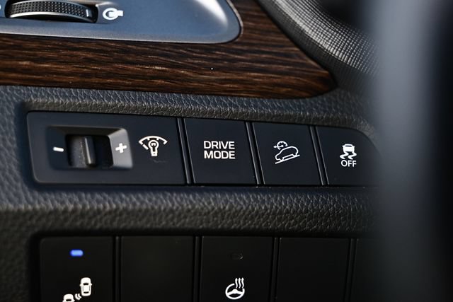 Used 2017 Hyundai Santa Fe Sport FWD image 19