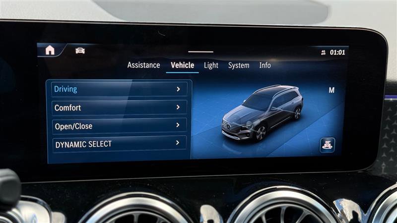 Used 2024 Mercedes-Benz GLB 250 4MATIC image 48
