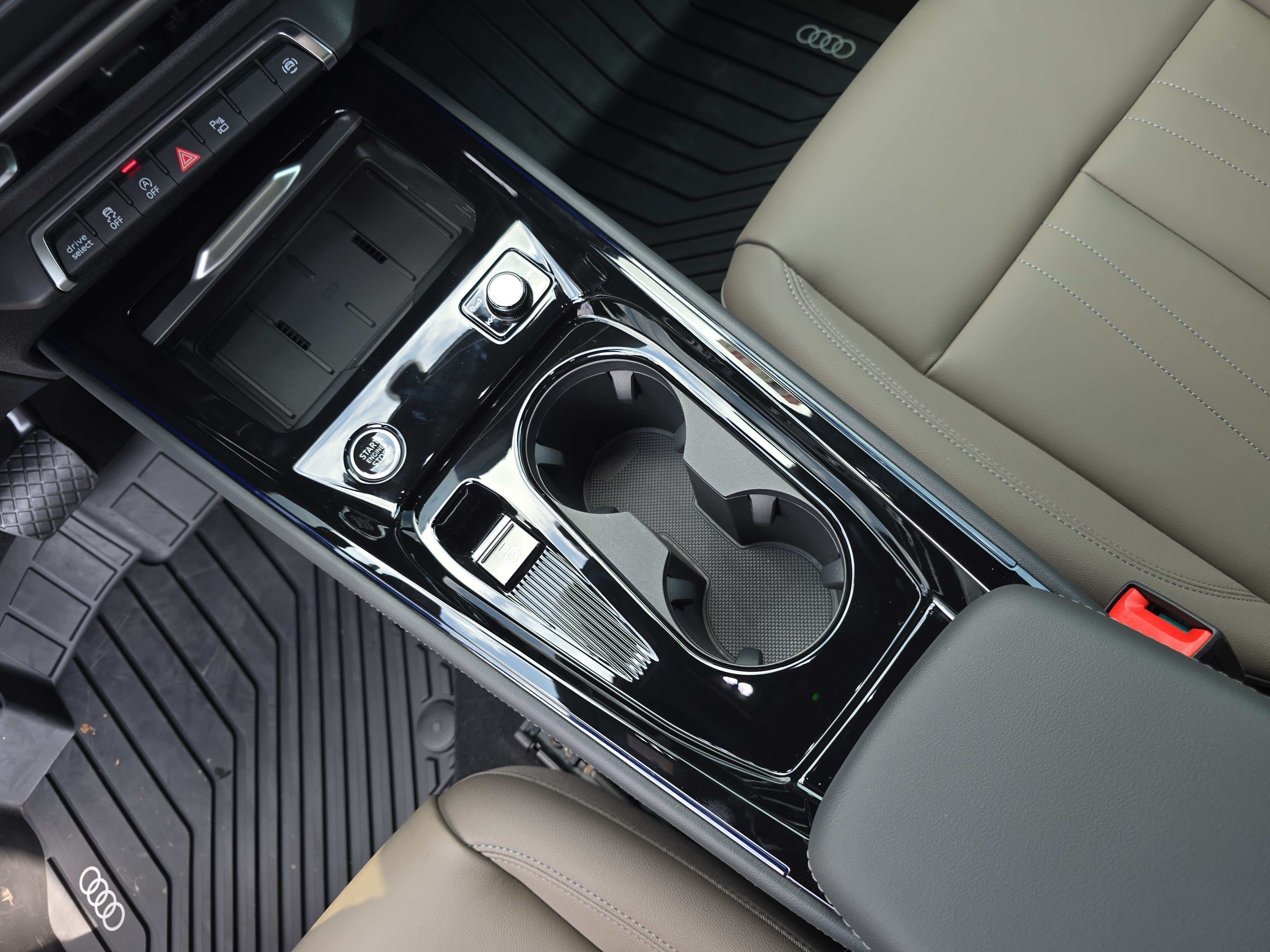 New 2026 Audi Q3 quattro 2.0T AWD/4WD image 24