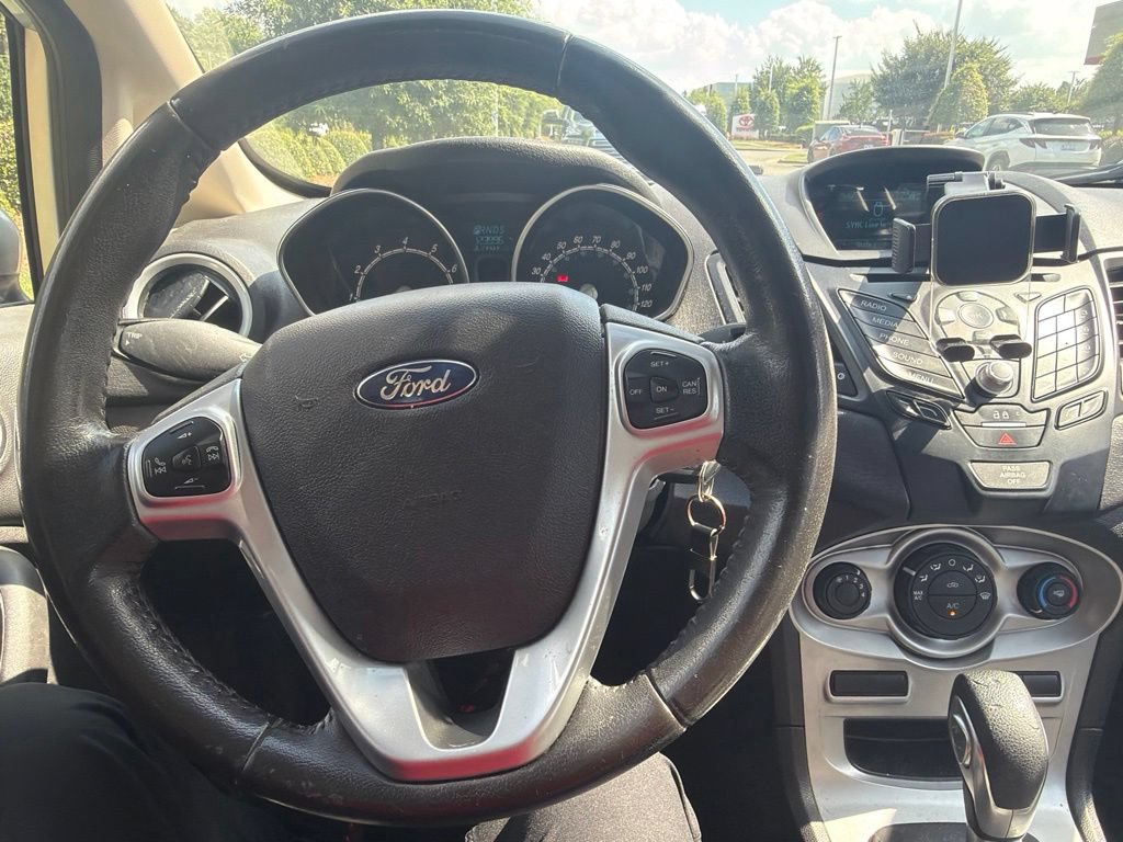 Used 2016 Ford Fiesta SE FWD image 5