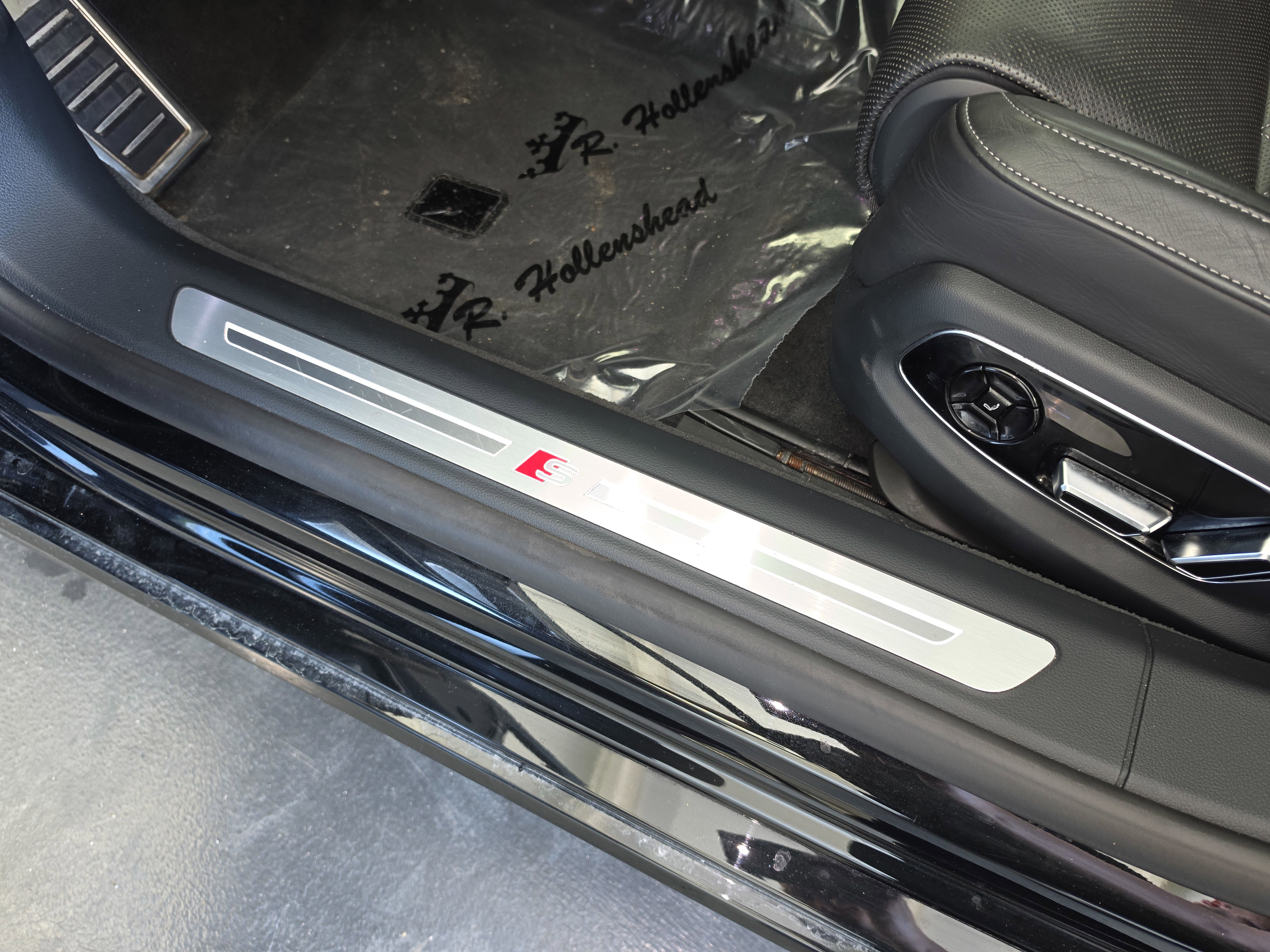 Used 2022 Audi S8 w/ S8 Comfort Plus Package AWD/4WD image 19