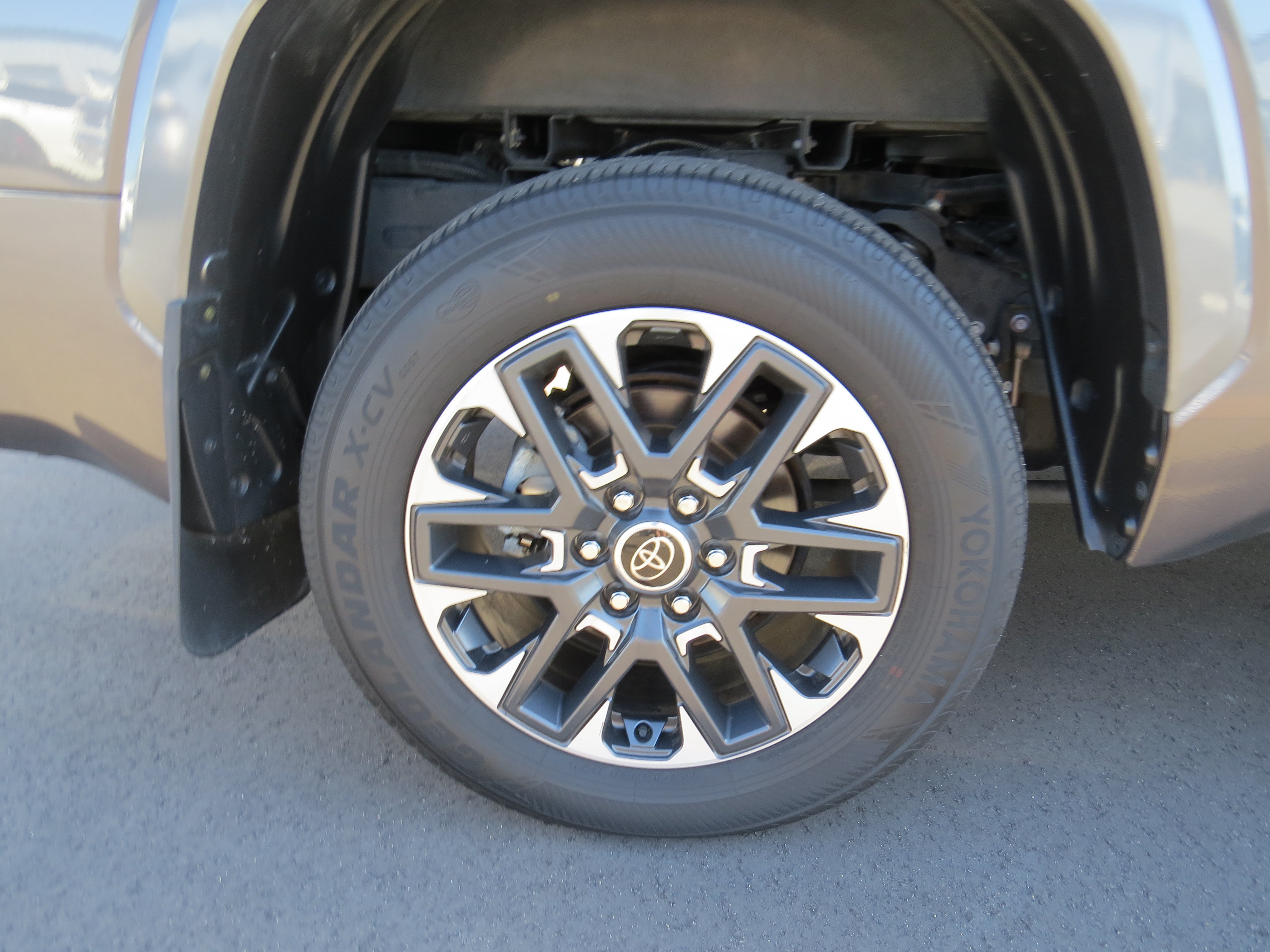 Used 2023 Toyota Tundra Limited AWD/4WD image 12