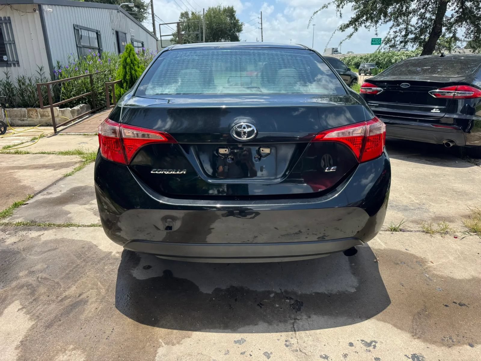 Used 2017 Toyota Corolla LE FWD image 7