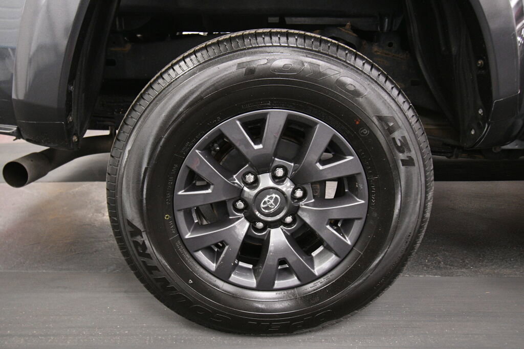 Used 2023 Toyota Tacoma SR5 AWD/4WD image 27