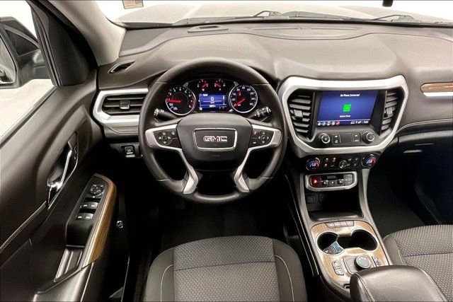 Used 2022 GMC Acadia SLE w/ Driver Convenience Package image 4