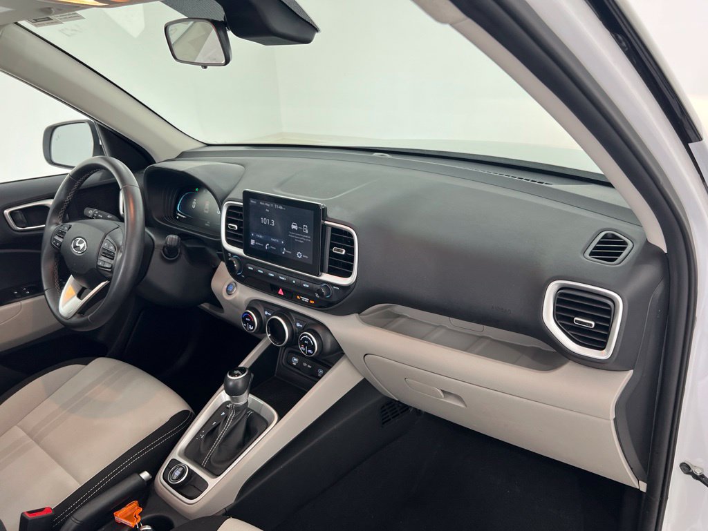 Used 2025 Hyundai Venue SEL FWD image 28