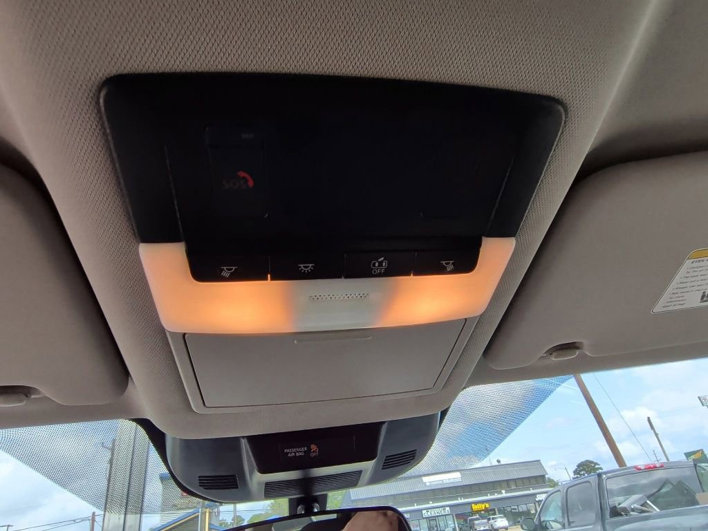 Used 2023 Nissan Rogue SV image 21