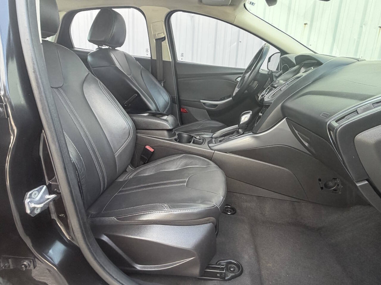 Used 2012 Ford Focus Titanium FWD image 16