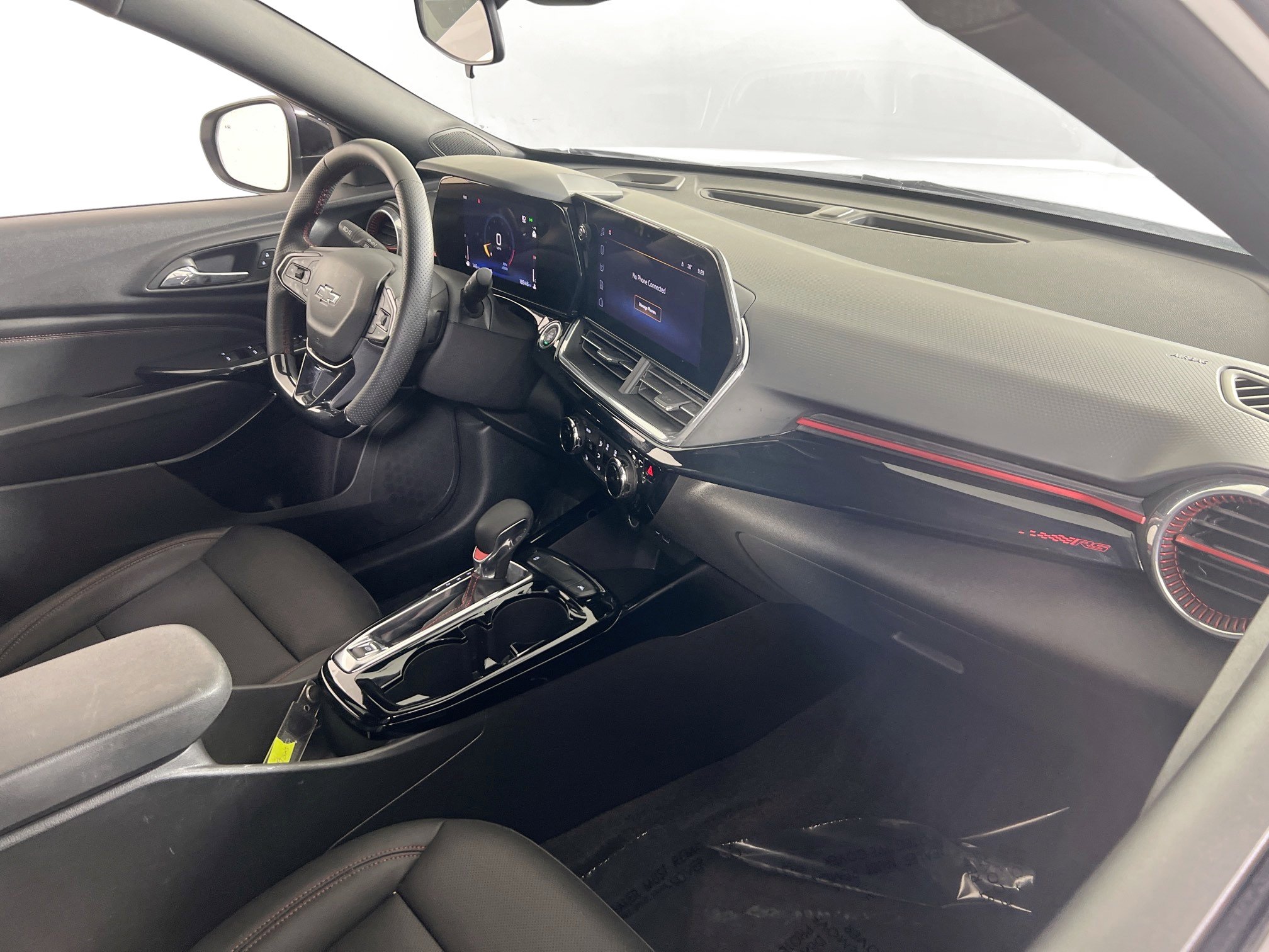 Used 2025 Chevrolet Trax RS w/ Driver Confidence Package image 27