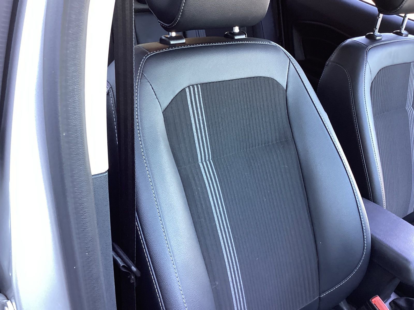 Used 2019 Ford EcoSport SES w/ SES Black Appearance Package AWD/4WD image 18