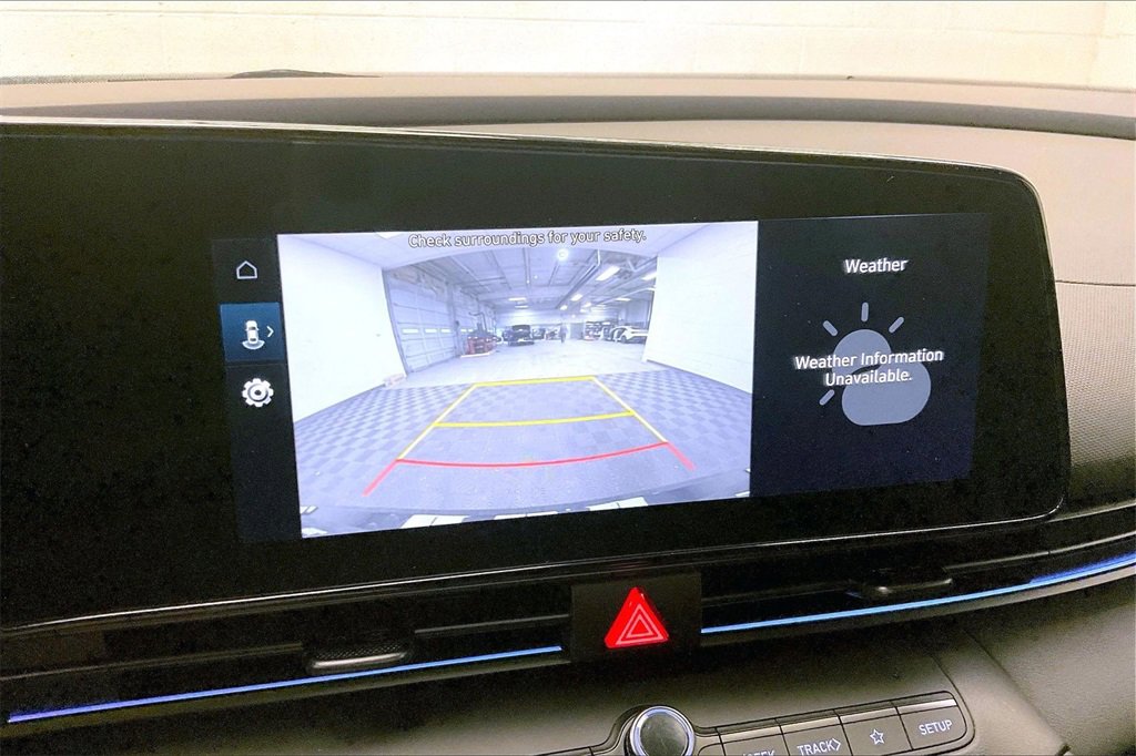 Certified 2025 Hyundai Elantra SEL image 21