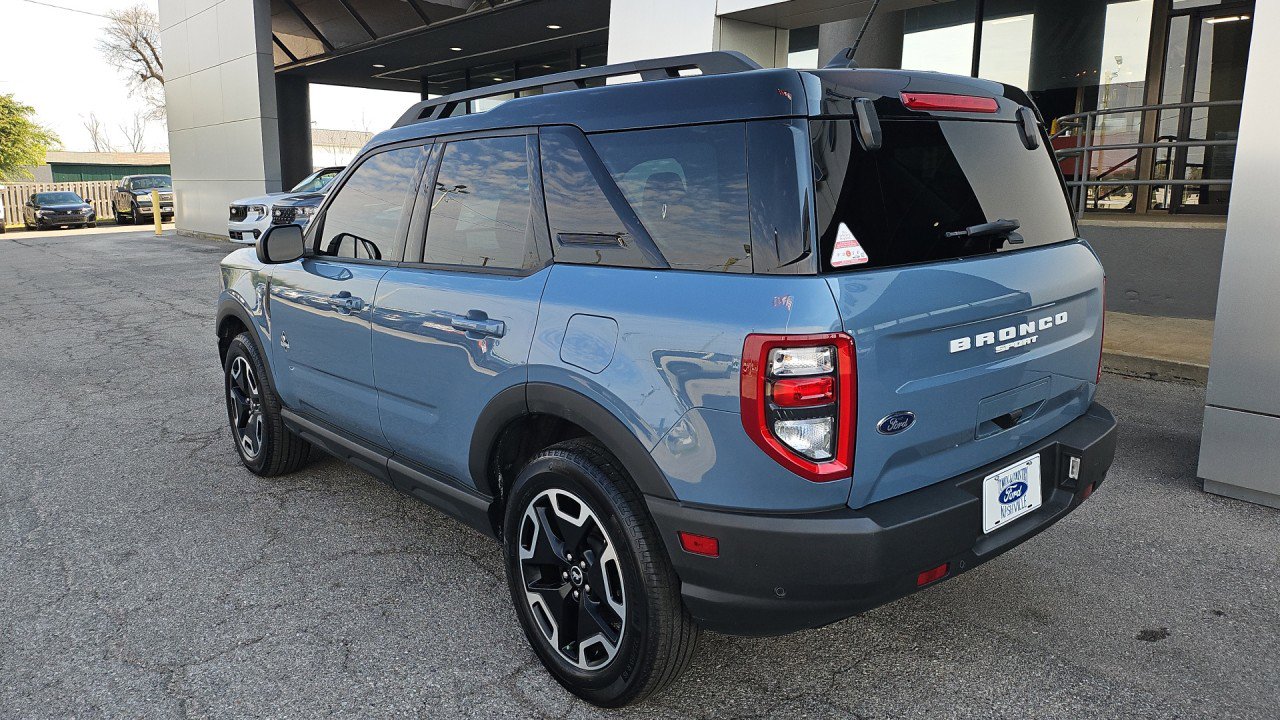 Used 2024 Ford Bronco Sport Outer Banks w/ Tech Package image 3