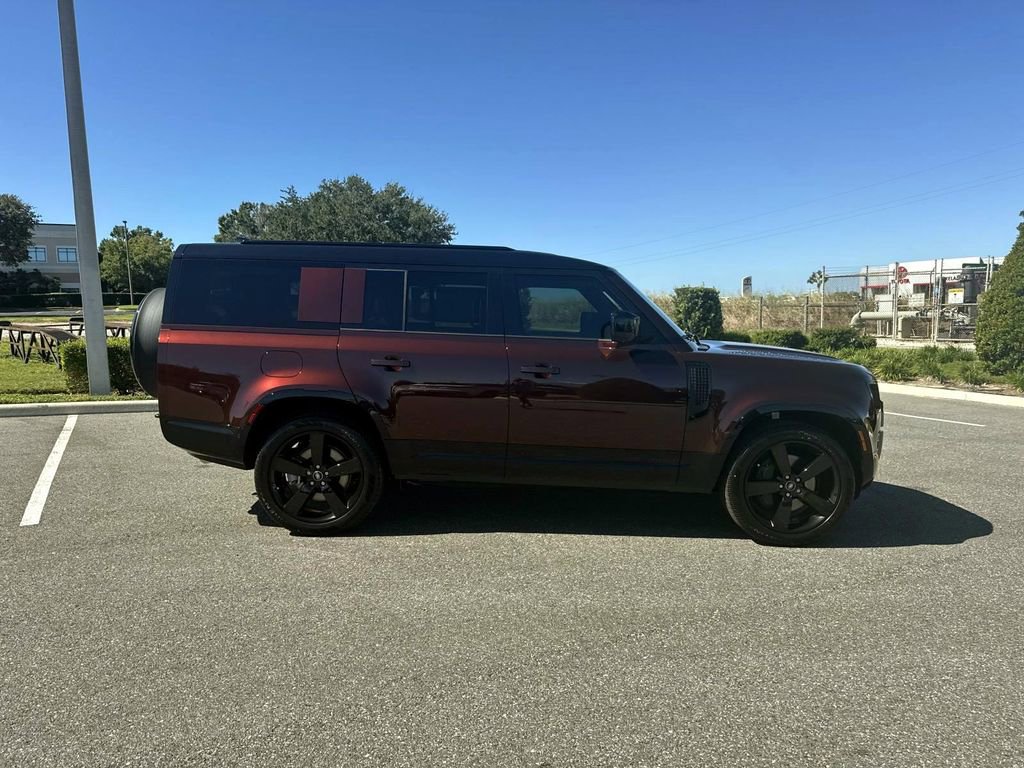 New 2025 Land Rover Defender 130 X-Dynamic SE image 7