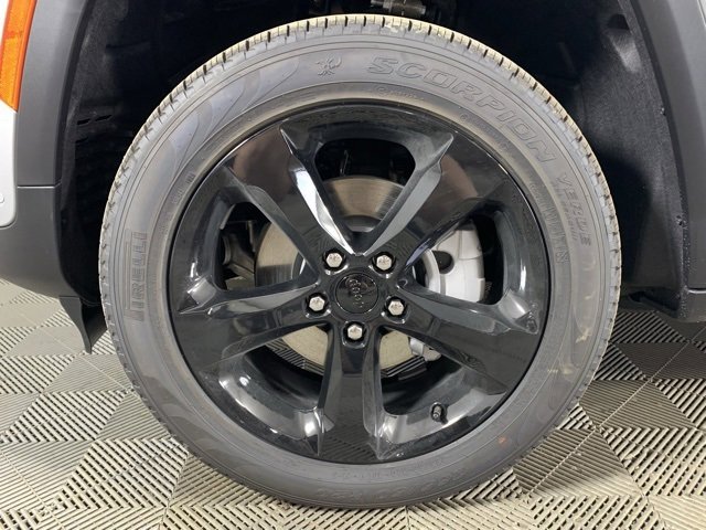 New 2025 Jeep Grand Cherokee Limited w/ Luxury Tech Group II image 8