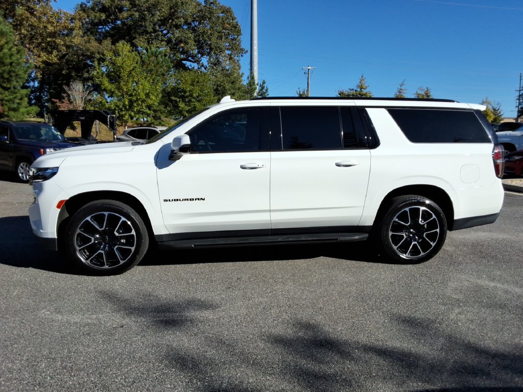 Certified 2022 Chevrolet Suburban RST w/ Luxury Package AWD/4WD image 8