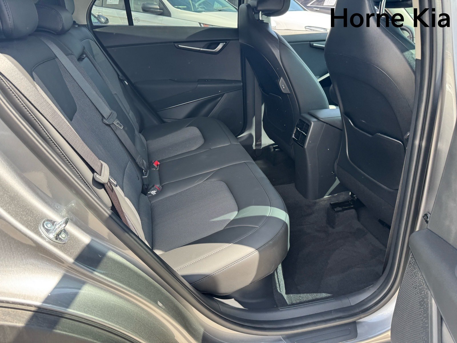 Certified 2025 Kia Niro EX FWD image 30