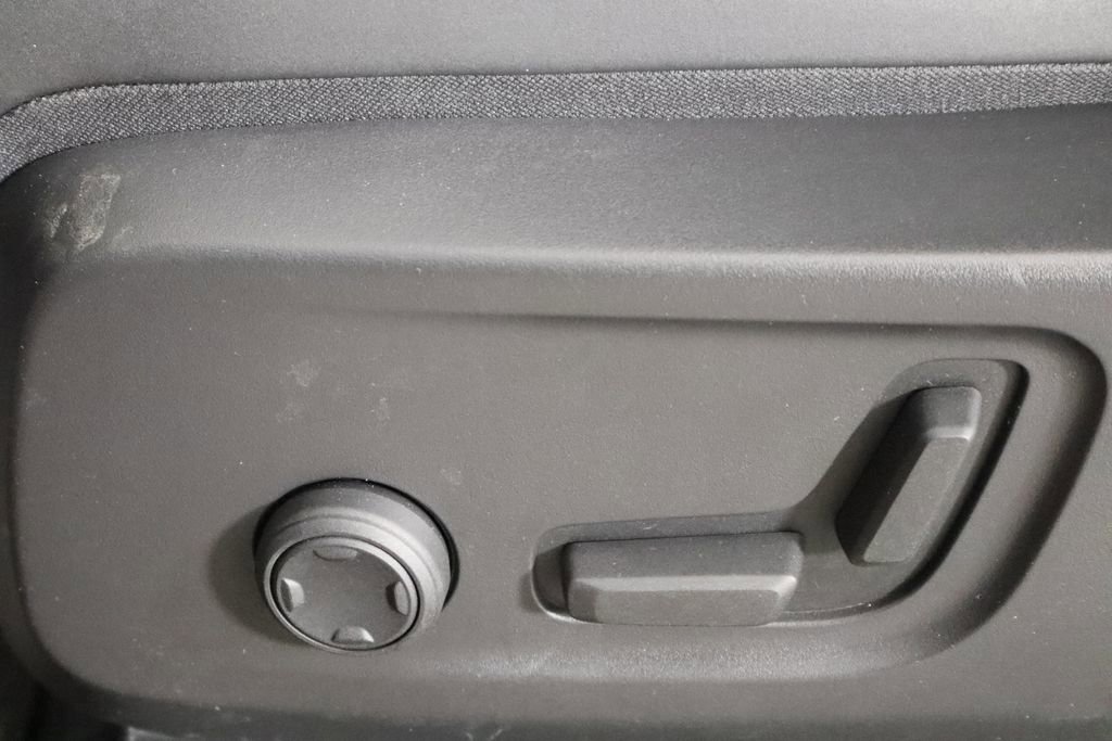 Used 2023 Volvo C40 P8 Recharge Plus w/ Protection Package Premier image 19