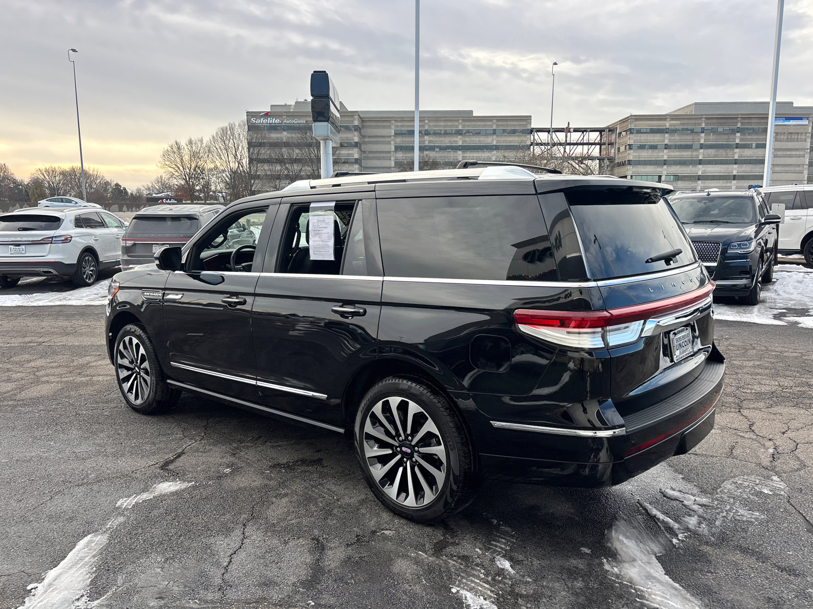 Certified 2023 Lincoln Navigator Reserve image 5