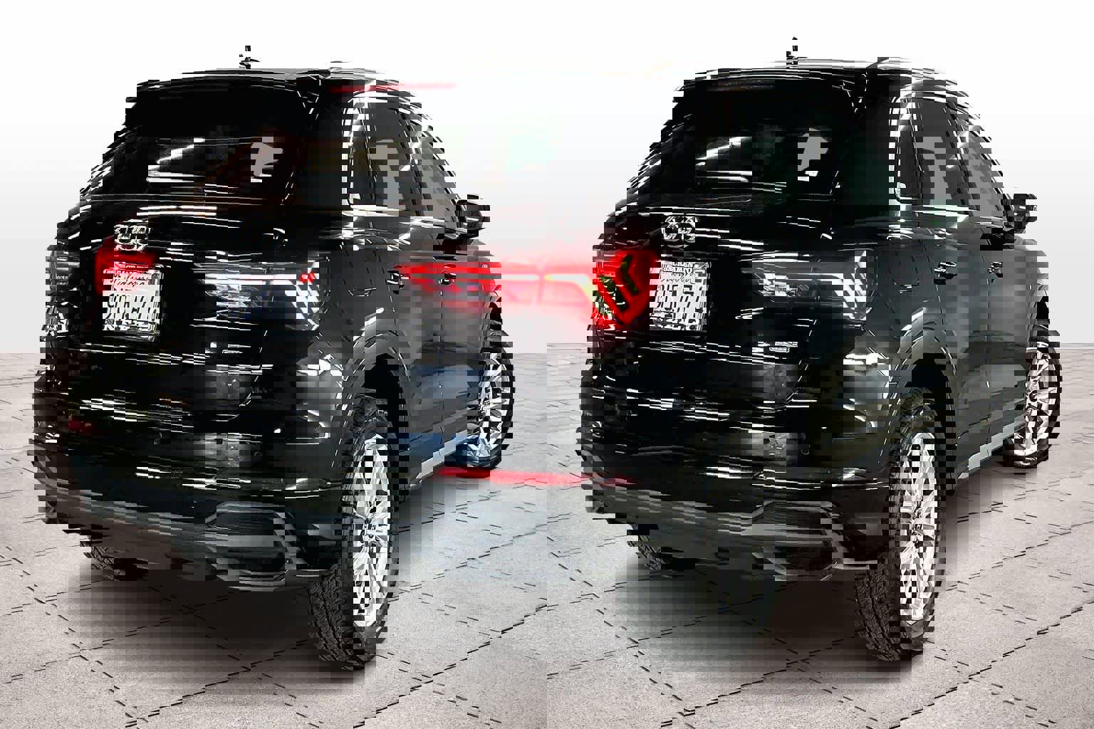 Certified 2025 Audi Q3 2.0T Premium w/ Convenience Package image 16