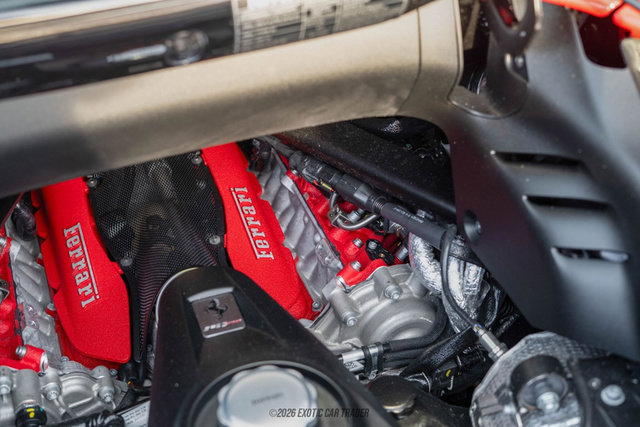 Used 2025 Ferrari SF90 Spider image 25