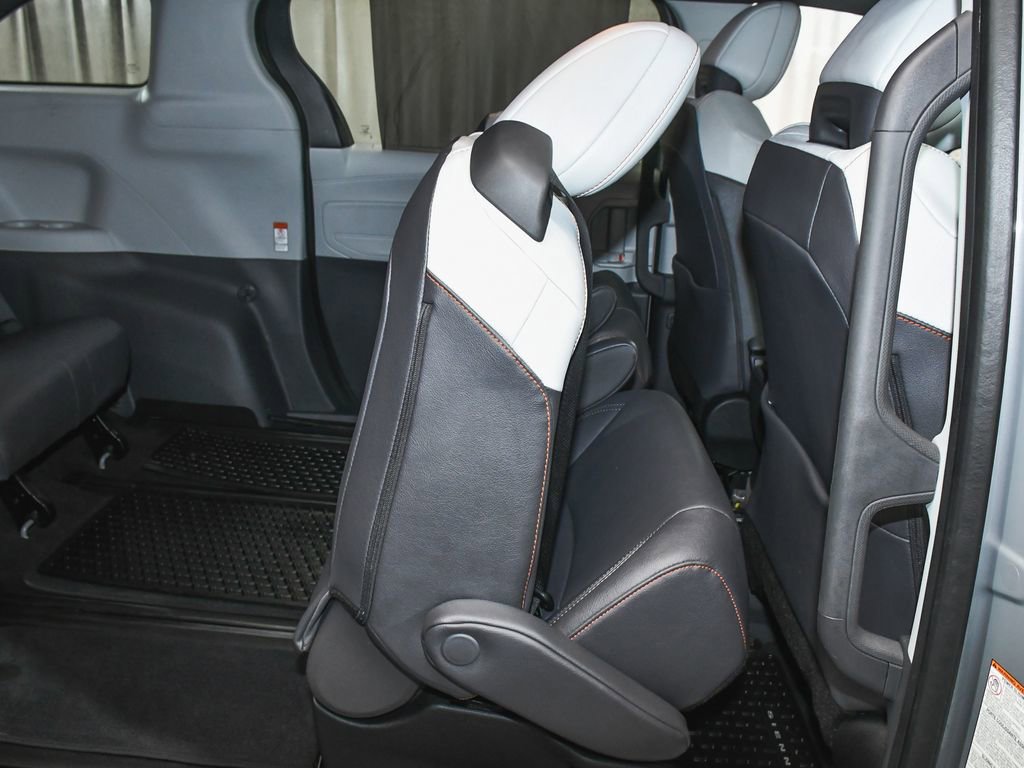 Used 2024 Toyota Sienna XSE image 50