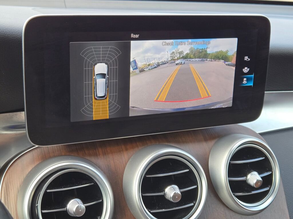 Used 2021 Mercedes-Benz GLC 300 4MATIC image 31