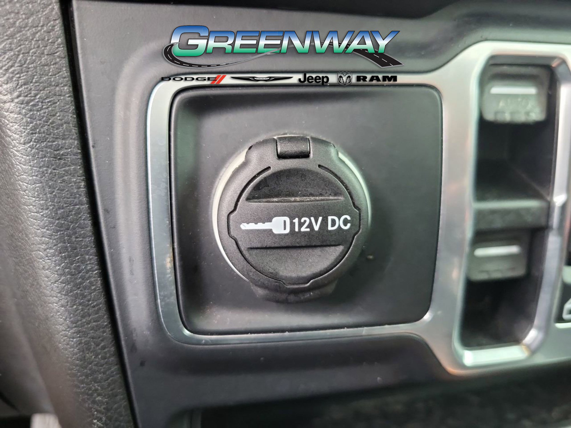 Used 2018 Jeep Wrangler Unlimited Sahara image 18