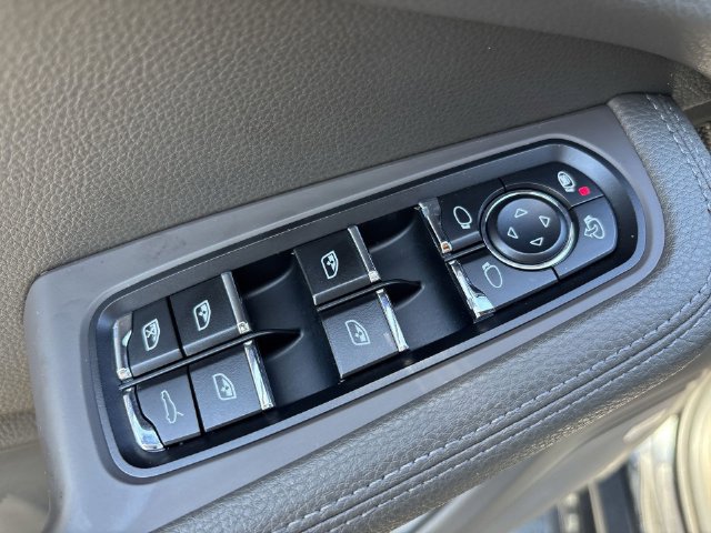 Used 2021 Porsche Macan S AWD/4WD image 21