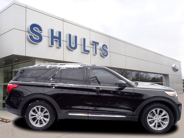 Certified 2024 Ford Explorer XLT w/ Equipment Group 202A image 4