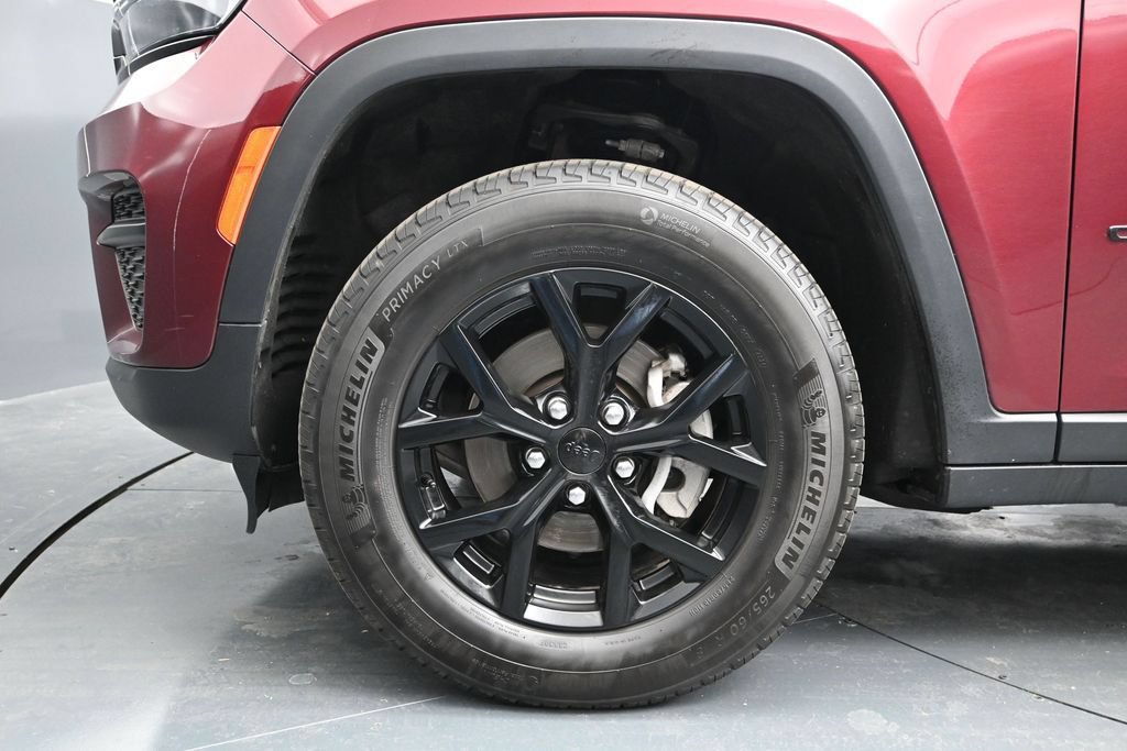Used 2025 Jeep Grand Cherokee Altitude AWD/4WD image 15